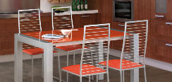 Mesa, sillas y taburetes